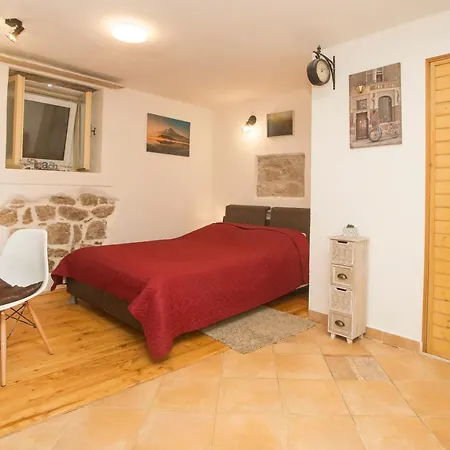 Natalia Old Town Apartman *