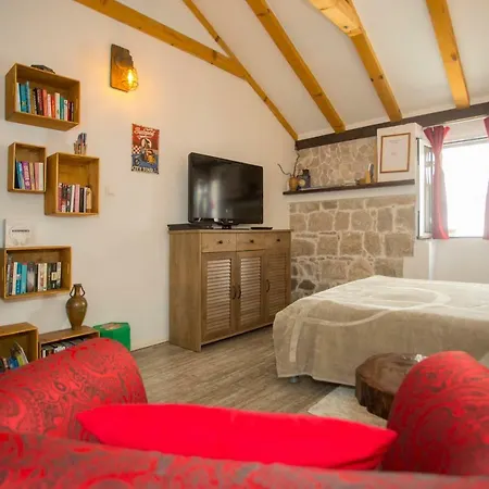 Natalia Old Town Сплит